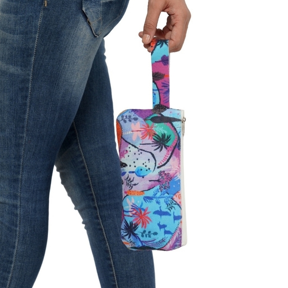 Tropical Print Handcrafted  Large Wristlet - Picture 2 of 6